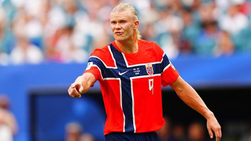 Social media was not impressed by Norway subbing off Erling Haaland with their World Cup on the line