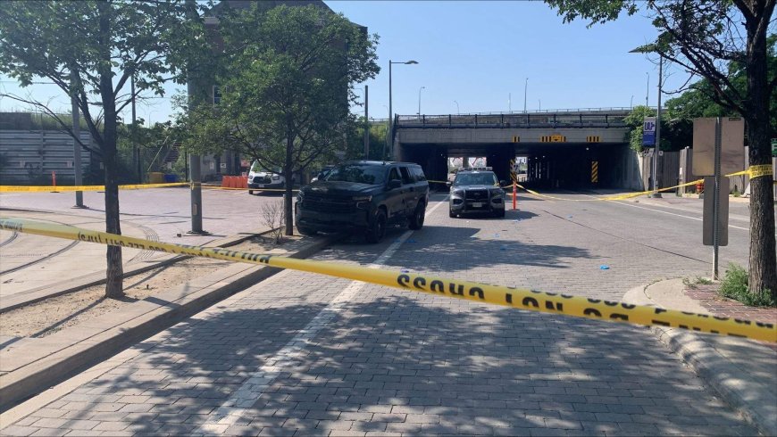 Toronto man flees shootout in stolen rideshare with customer still inside: police