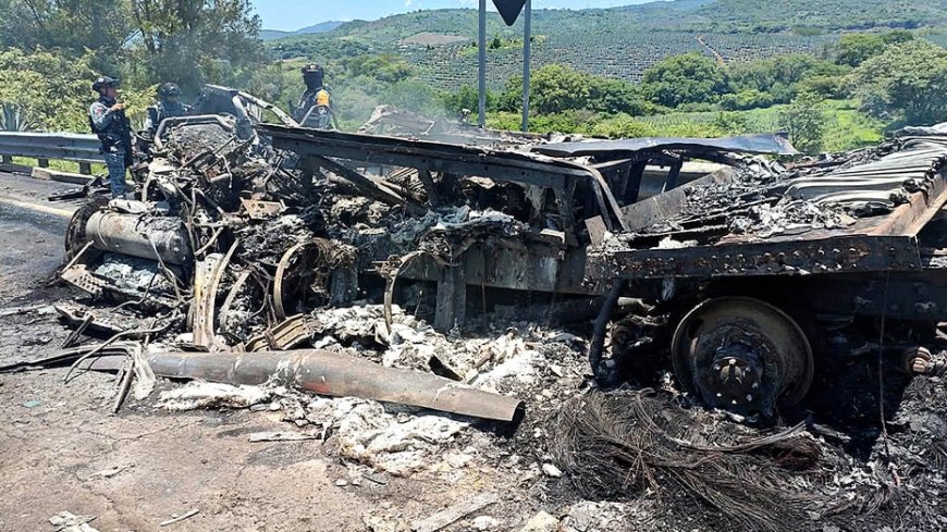 Four Americans caught in horrific Mexico highway pileup that killed at least 10