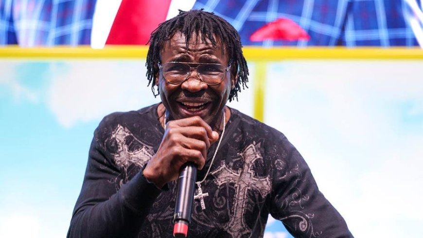 Cowboys legend Michael Irvin wins over booing Eagles fans at Philly bar ahead of Home Run Derby