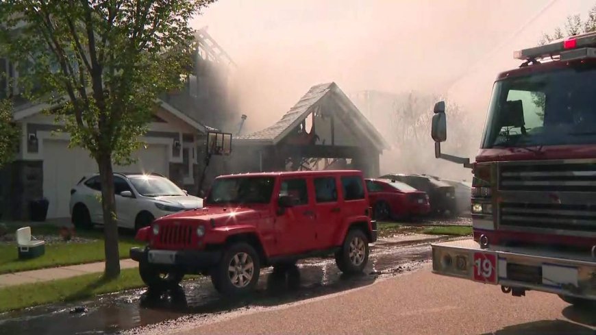 3 homes damaged by fire in southwest Edmonton’s Cameron Heights area