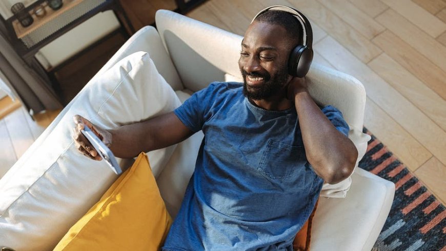 Tiny microphones, fake podcast ads and AI videos are everything wrong with online videos
