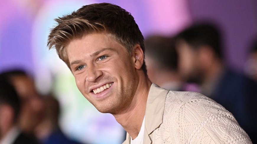 Robert Irwin invites Taylor Swift and Travis Kelce to wrangle crocodiles for their honeymoon