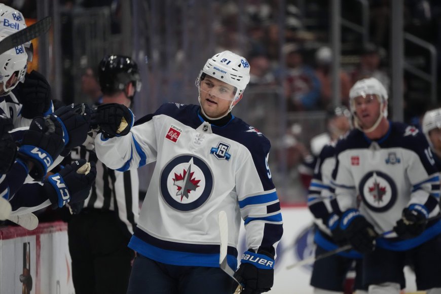 Winnipeg Jets sign forward Cole Perfetti to 5-year contract