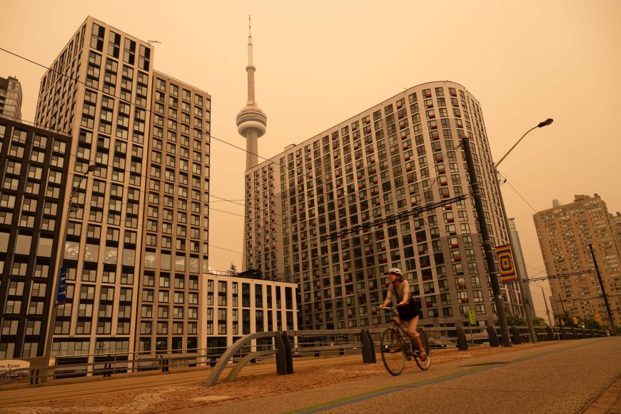 Toronto’s air quality considered ‘hazardous’ as wildfire smoke persists