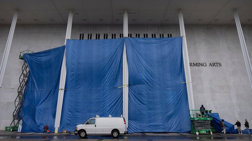 Kennedy Center disputes Dem whistleblower allegations over Trump renovations, defends $8M flooring contract
