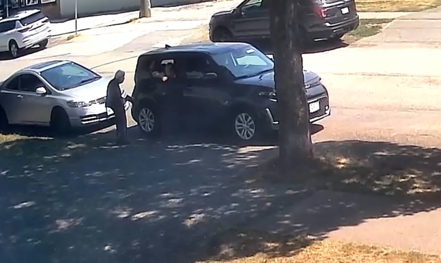 Video captures distraction theft from an 88-year-old woman in East Vancouver