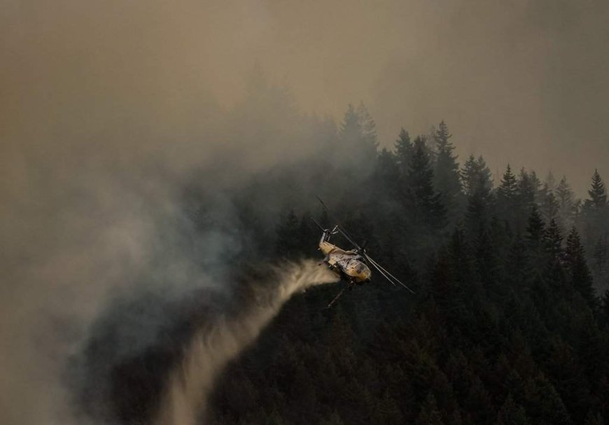 Crews work through night on B.C. wildfire as evacuation orders hold