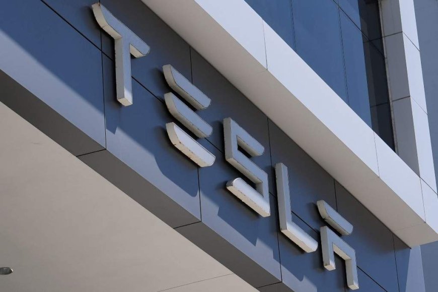 Tesla driver in fatal Texas crash pressed accelerator 100%, NTSB probe says