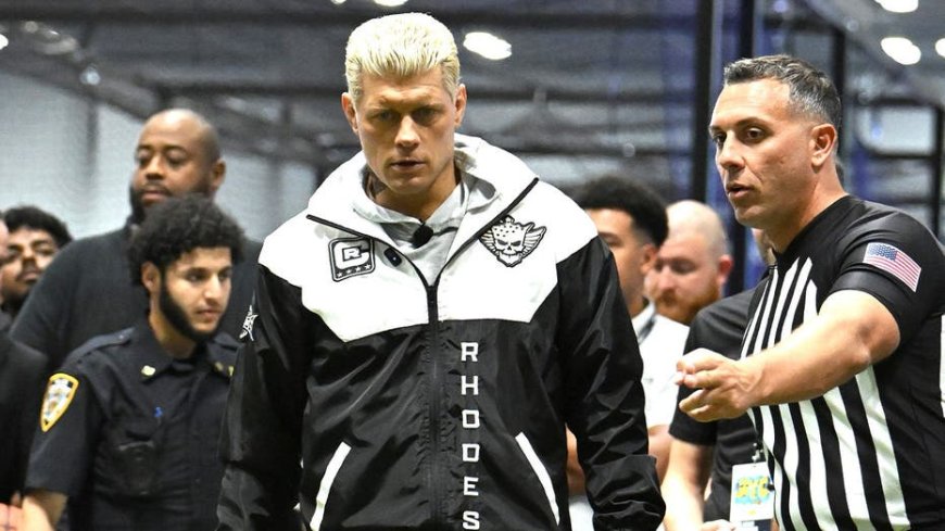 Someone needs to step in and defend Cody Rhodes' awful, terrible placekicking performance