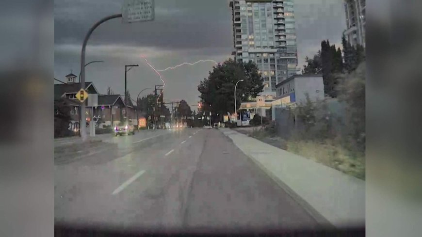 Lightning hits homes on Vancouver Island as storm swept across region