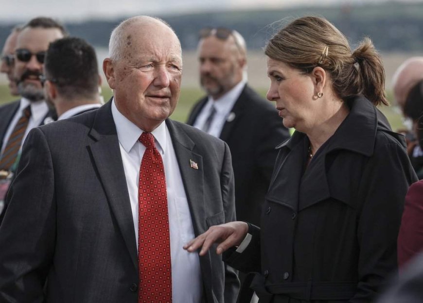 Alberta, Saskatchewan make compelling case for supplying U.S. with oil: Hoekstra