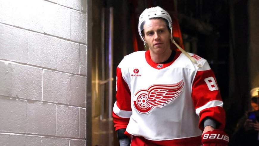 Connor Bedard is all about the Blackhawks bringing back franchise great Patrick Kane, but is that a good idea?