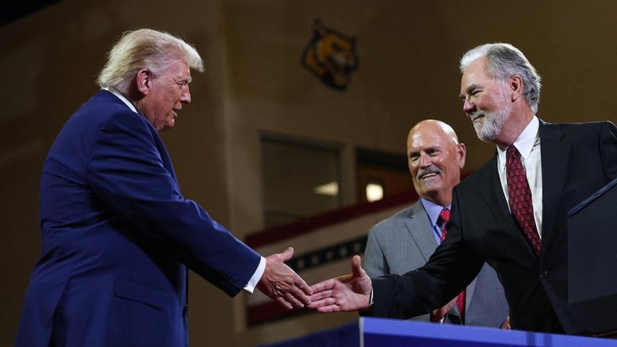 Trump can't help but take jab at Mets in speech while praising Braves CEO: 'They lose all the time'