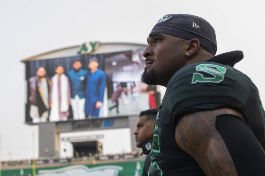 Saskatchewan Roughrider fans pay tribute to player and man killed in crash