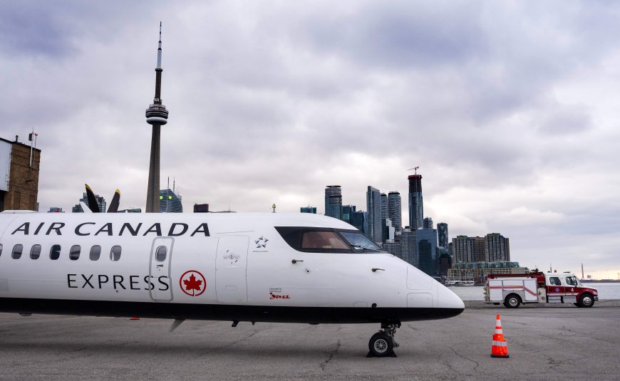 Federal government halts Billy Bishop Airport expansion