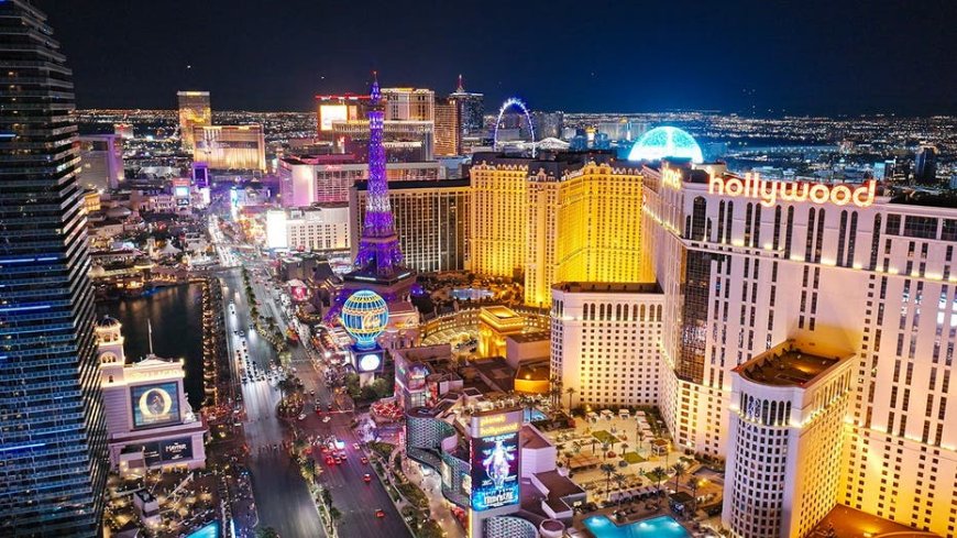 Bargain buffet refuses to die while luxury dining takes over Vegas