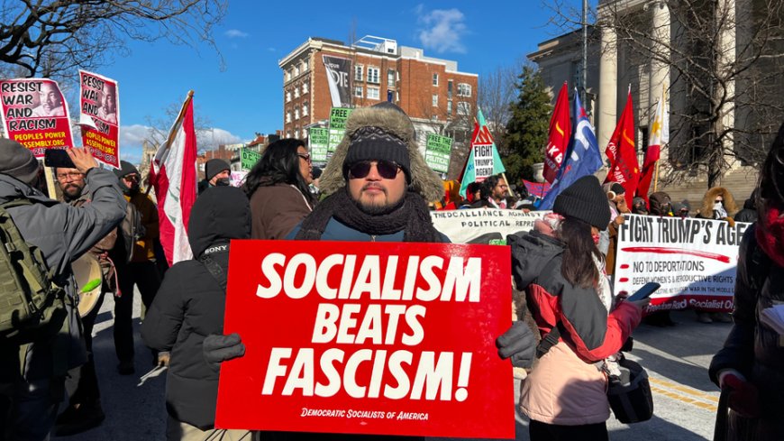 DSA co-chair embraces abolishing Senate, ICE, borders as Democratic infighting escalates