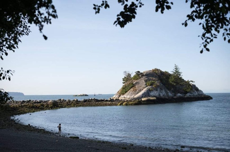 Man in his 60s dead in scuba diving incident off West Vancouver, B.C.: police