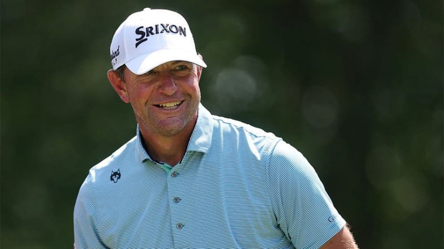 Lucas Glover shares hilarious explanation for taking off his shoes during middle of PGA Tour event