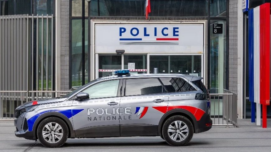 Knife Attacker Stabs Three Women In Paris Before Saying “Allah Commanded Me”