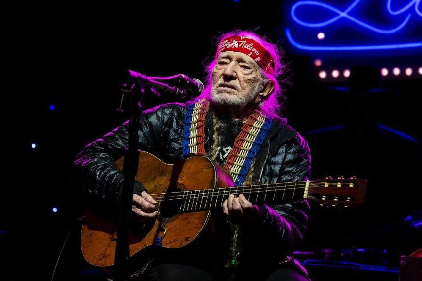 Willie Nelson urges people to ‘fight against data centres invading our land’