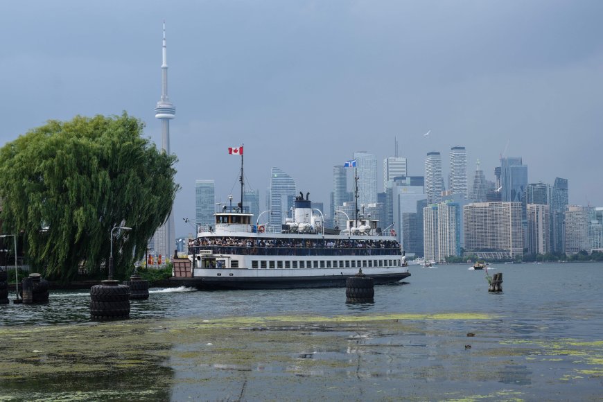 Toronto offers free ferry tickets ‘in celebration of waterfront victory’
