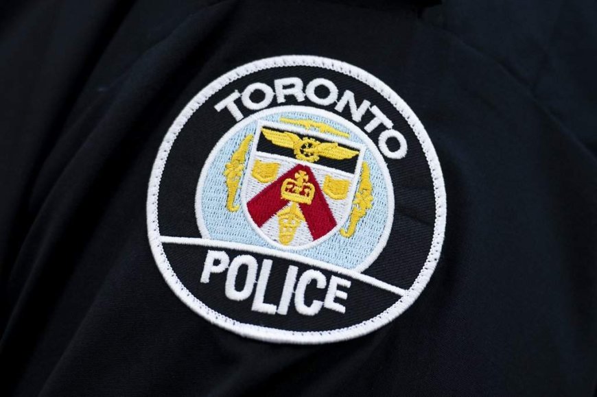 Toronto police investigating after 2 children struck by vehicle in North York