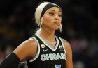 DiJonai Carrington hits two players across the face, receives technical foul after Sophie Cunningham drama