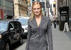 Heather Graham flaunts fit physique in bikinis on romantic Italian escape