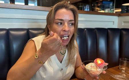 The dinner candle you're actually supposed to eat as restaurants chase memorable experiences