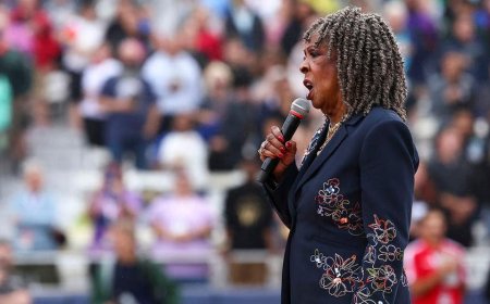 Women's Pro Baseball League gets started with brutal national anthem rendition