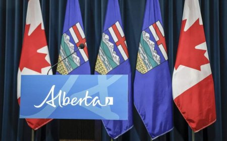 Alberta, Canada flags creating division ahead of referendum