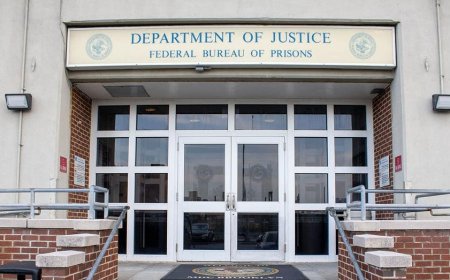 Dirty text messages uncovered during investigation into married prison guard accused of affair with inmate