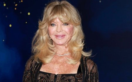 Goldie Hawn dances in her bathing suit during European family vacation