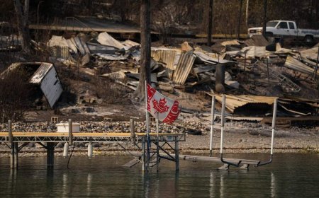 Less wind and dry lightning expected this weekend as B.C. wildfire fight continues