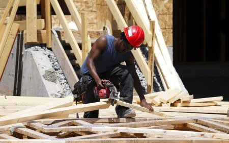 Canada added 75K jobs in July ‘summer surge,’ but uncertainty remains