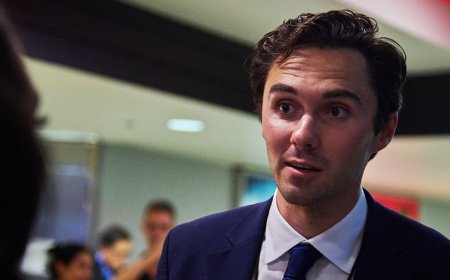 Former DNC Vice Chair David Hogg claims Democratic moderates 'don't have the right values'