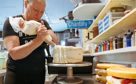America's cult-favorite grocery store cake has fans declaring it's 'worth the hype'