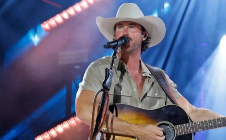 Riley Green drops acoustic TikTok performance of 'Bartender in Destin' and fans can't get enough