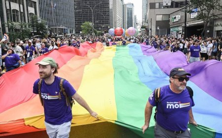 Montreal LGBTQ+ community sees competing Pride parades
