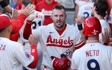 Mike Trout golf outing goes from team-bonding event to awkward MLB trade deadline mess for Angels