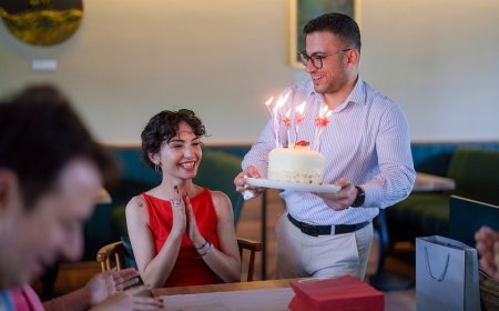 Can you bring a birthday cake to a restaurant? Viral pizzeria dispute reveals the rules