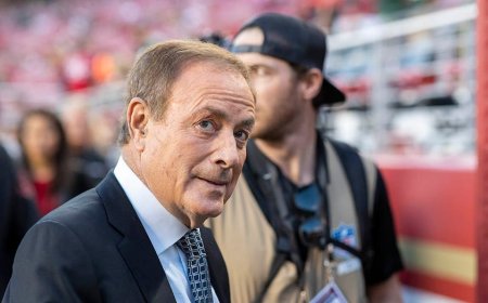 Old Al Michaels stumbles through awkward Lake America-Trump jab during Thursday Night Football broadcast