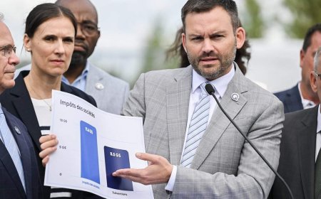 Parties talk taxes, trade war and parental leave on Day 2 of Quebec election campaign