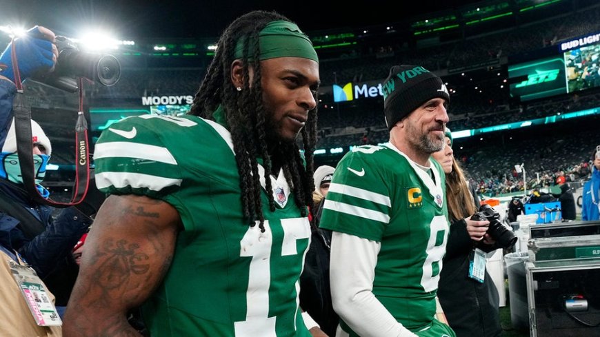 Davante Adams reveals how he took jersey number 17 from a Jets rookie who demanded $1M