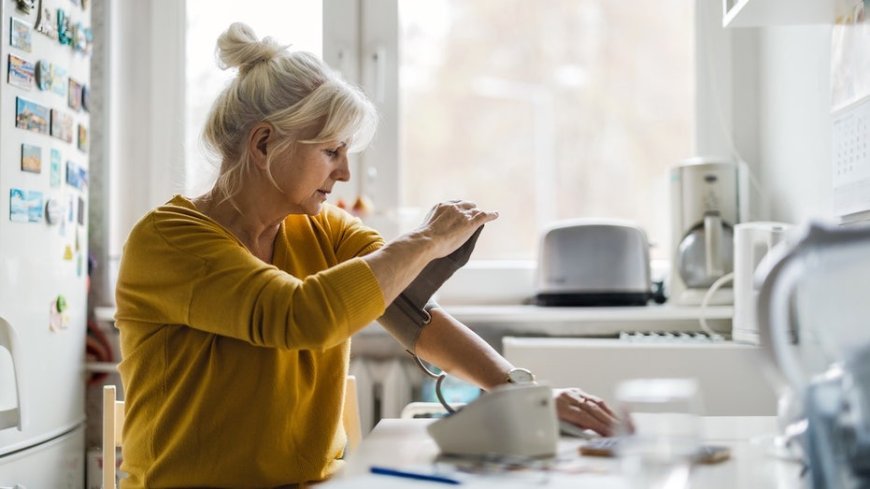3 things to avoid in middle age could mean 13 more years without dementia, study finds