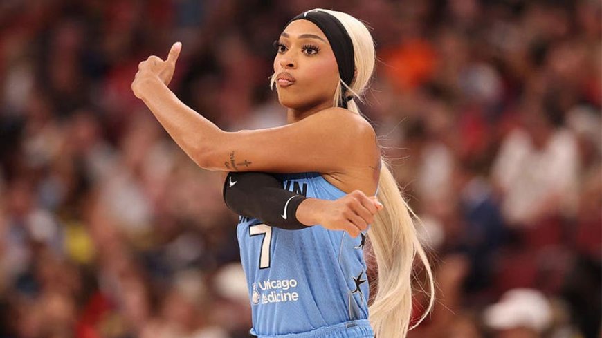 Former NFL MVP Boomer Esiason goes scorched Earth on DiJonai Carrington following her 'white privilege' post