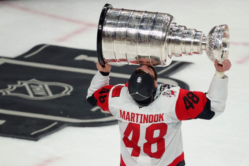 Jordan Martinook brings Stanley Cup home to Leduc