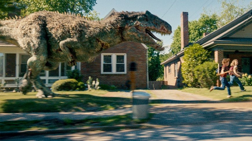 'The End of Oak Street' Review: Anne Hathaway, Ewan McGregor fight dinosaurs in surprisingly fun movie